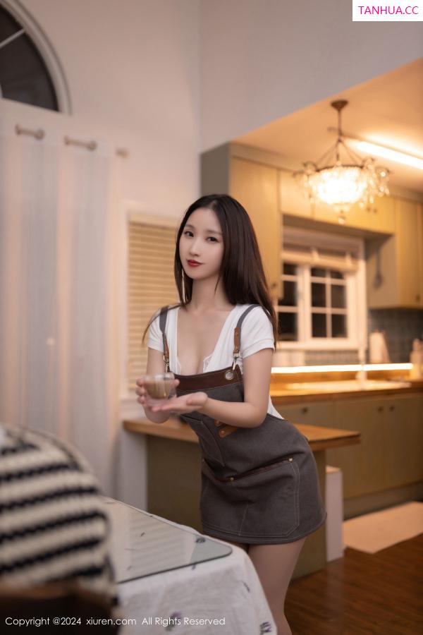   [XiuRen]高清写真图 2024.10.23 No.9335 杏子Yada 丝袜美腿第9张图片